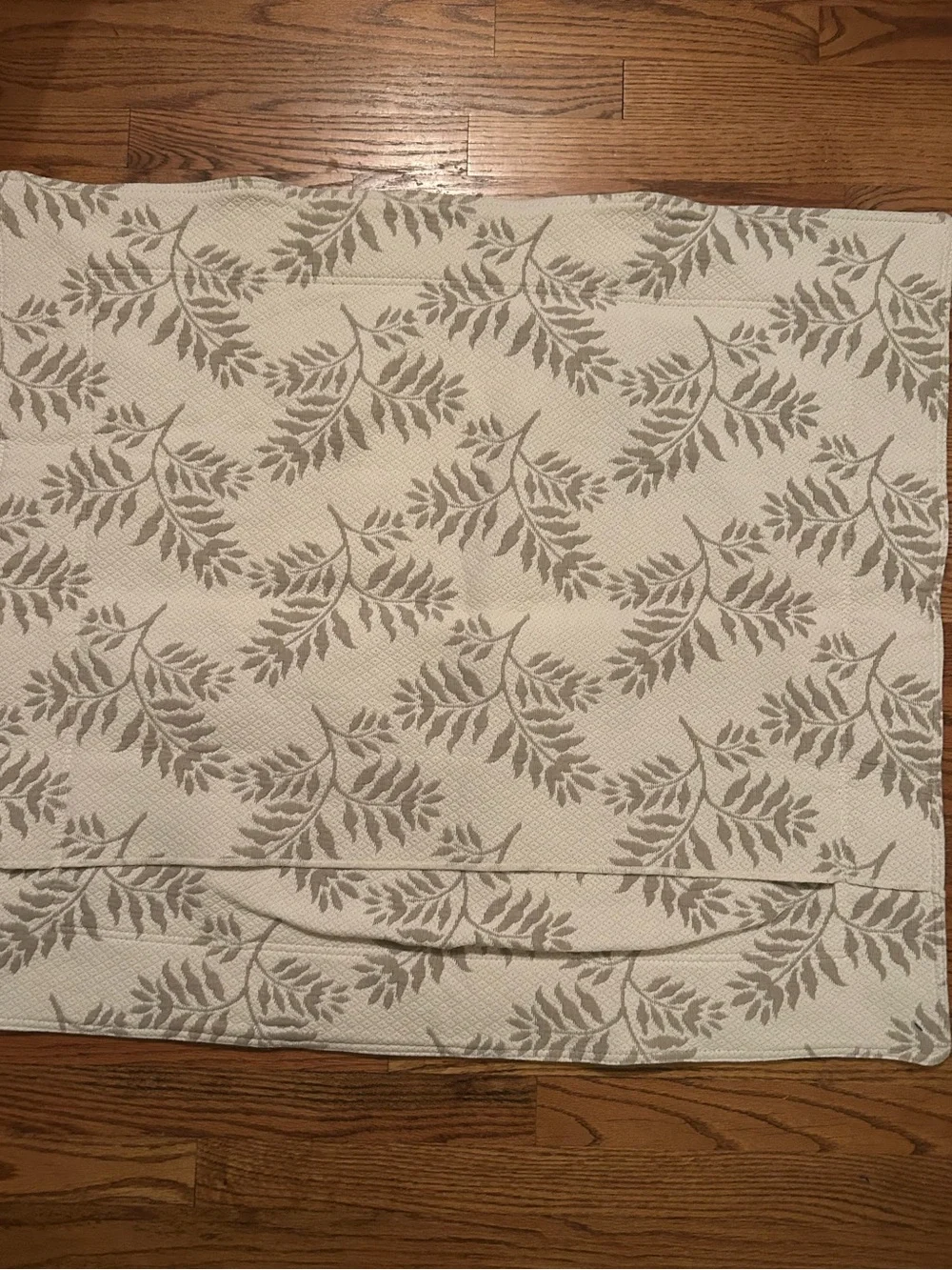 Colchass S. Domingos At Home Large Green & White Leaf Patterned Pillowcase